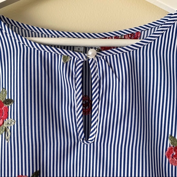 Cropped Blouse with Floral Embroidery - Picture 3 of 7